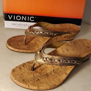 Vionic w/ Orthaheel Technology